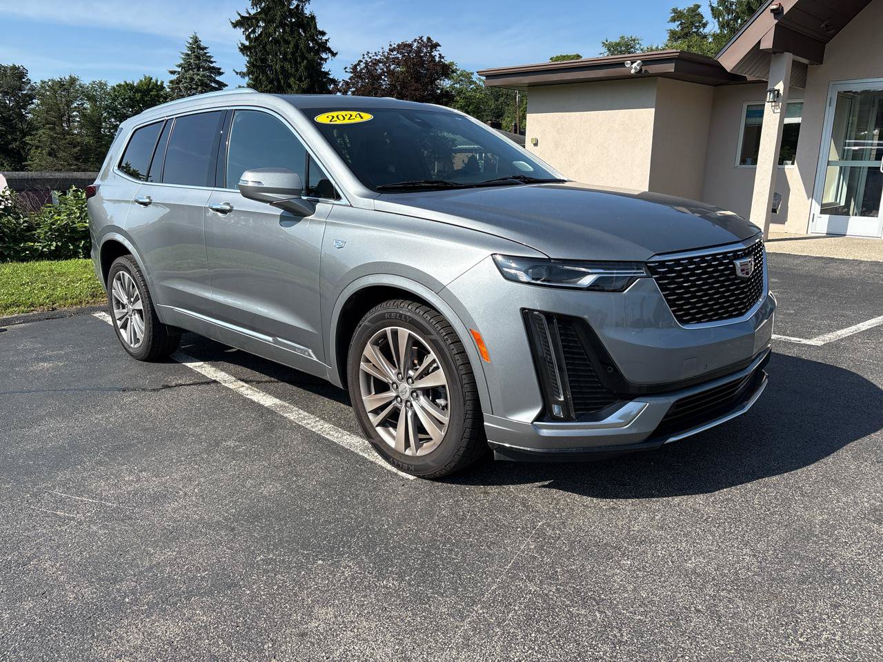 Used 2024 Cadillac XT6 Premium Luxury w/ LPO, Floor Liner Package AWD/4WD image 3