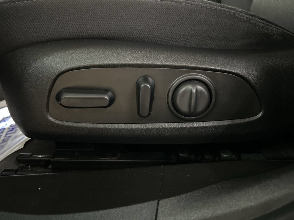 Used 2023 Chevrolet Malibu LT FWD image 19