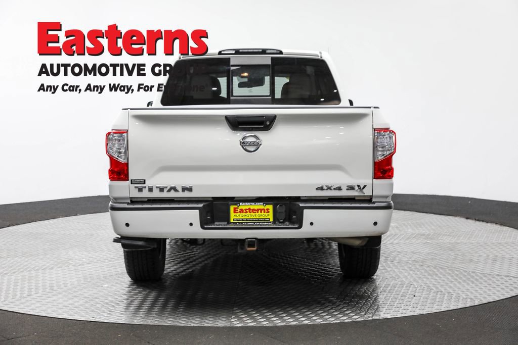 Used 2020 Nissan Titan SV w/ SV Convenience Package image 6