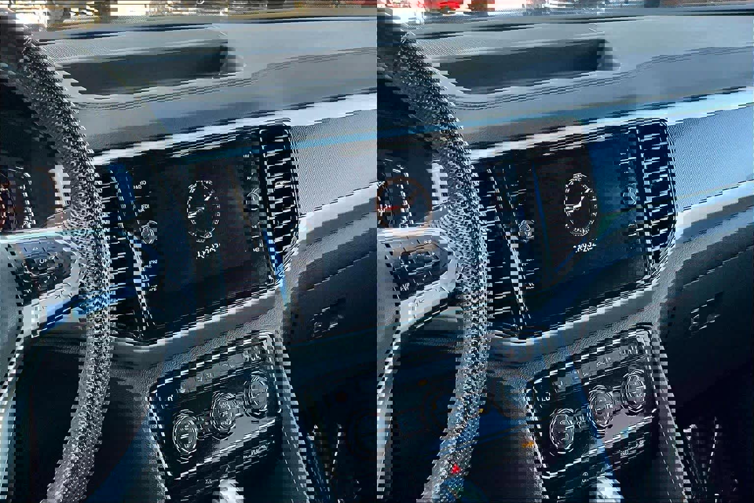 Used 2023 Volkswagen Atlas Cross Sport SEL Premium R-Line image 6