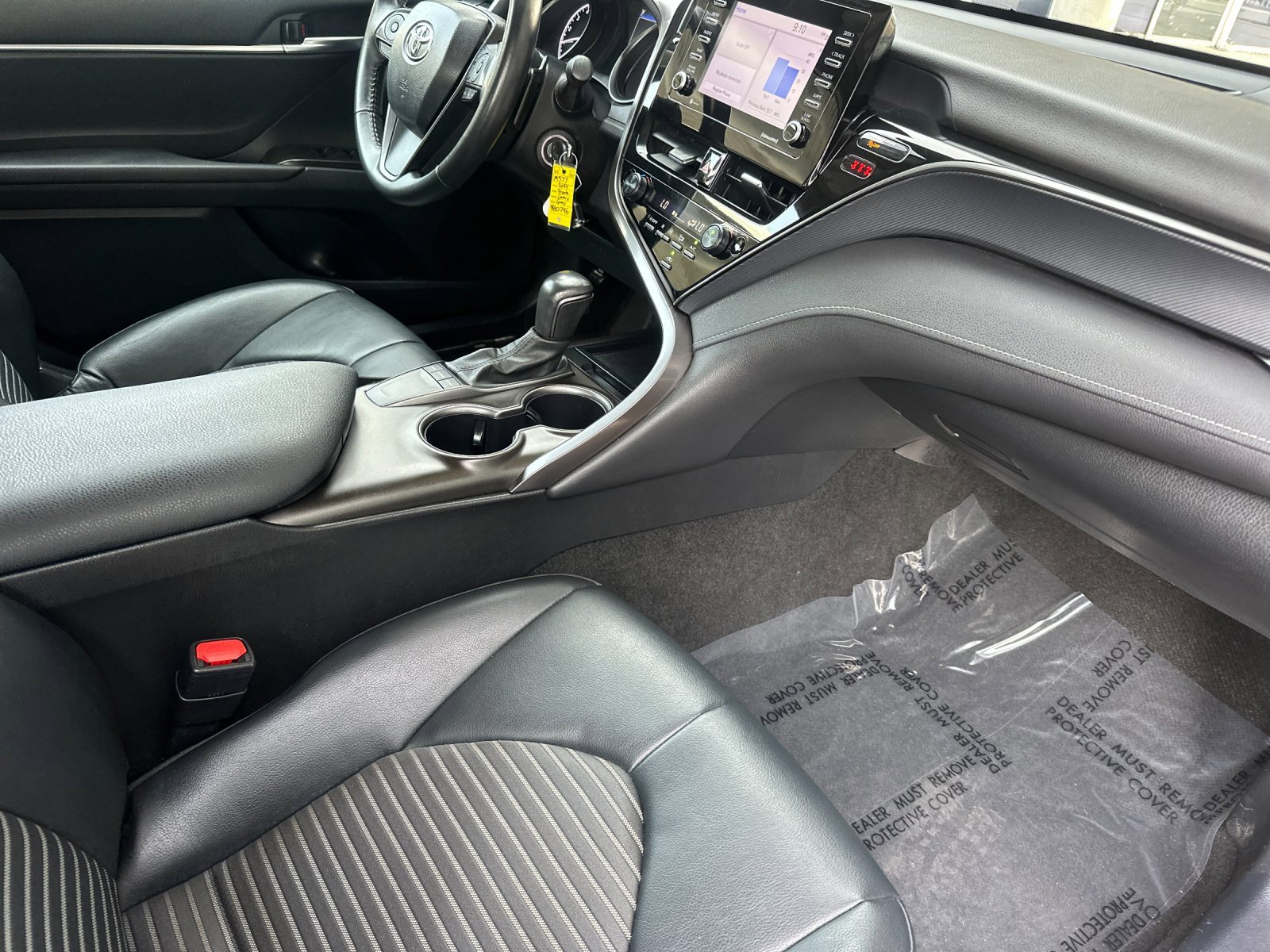 Used 2024 Toyota Camry SE image 14