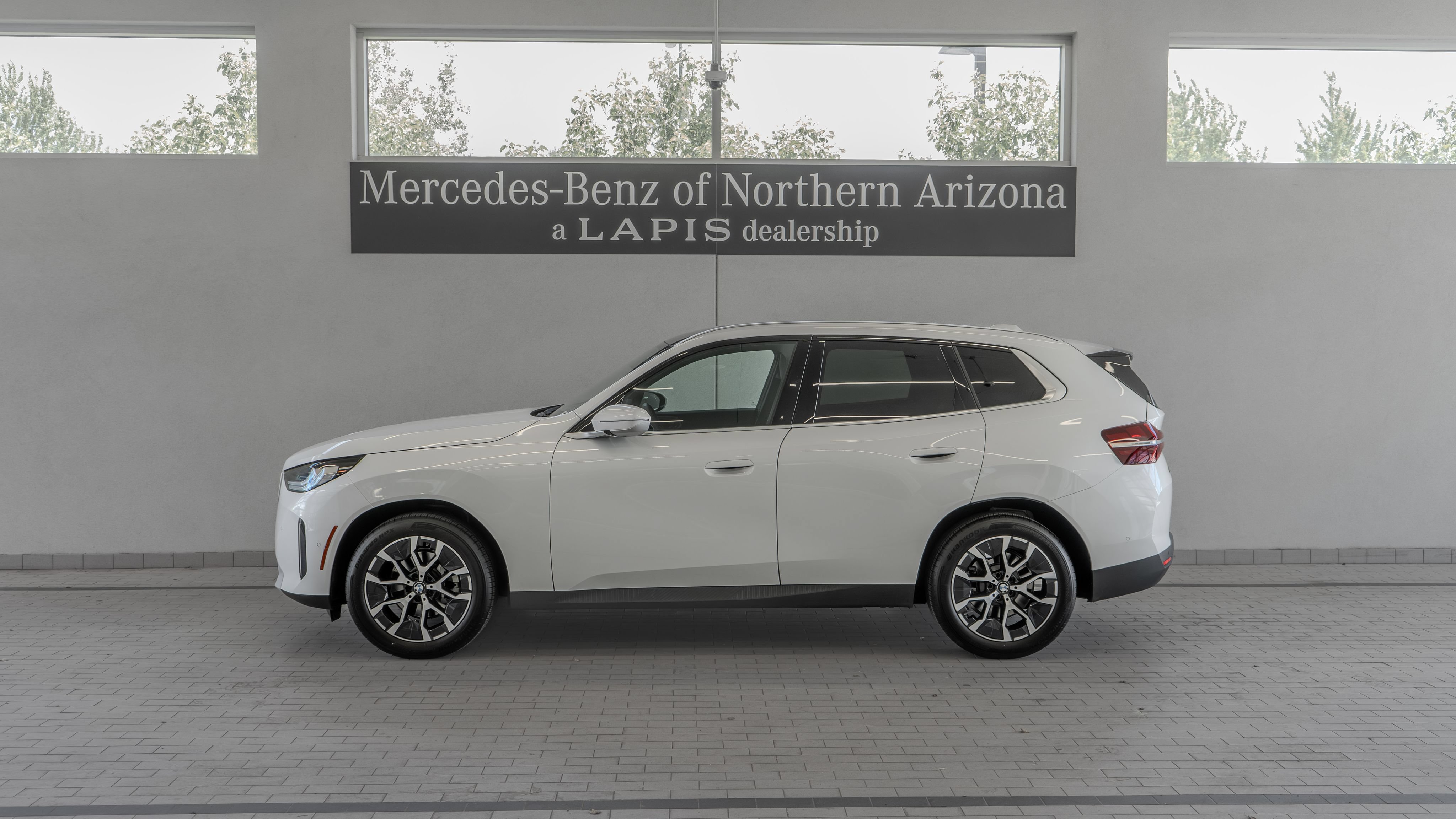 Used 2025 BMW X3 xDrive30i w/ M Sport Package AWD/4WD image 2