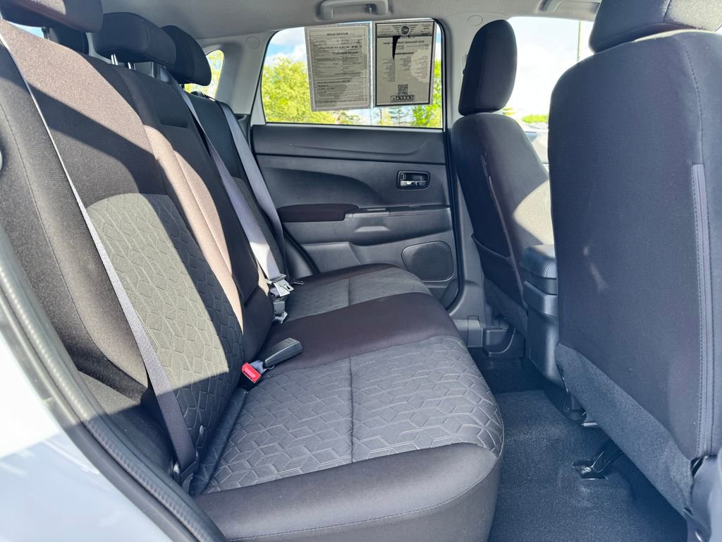 Used 2025 Mitsubishi Outlander Sport AWD image 13