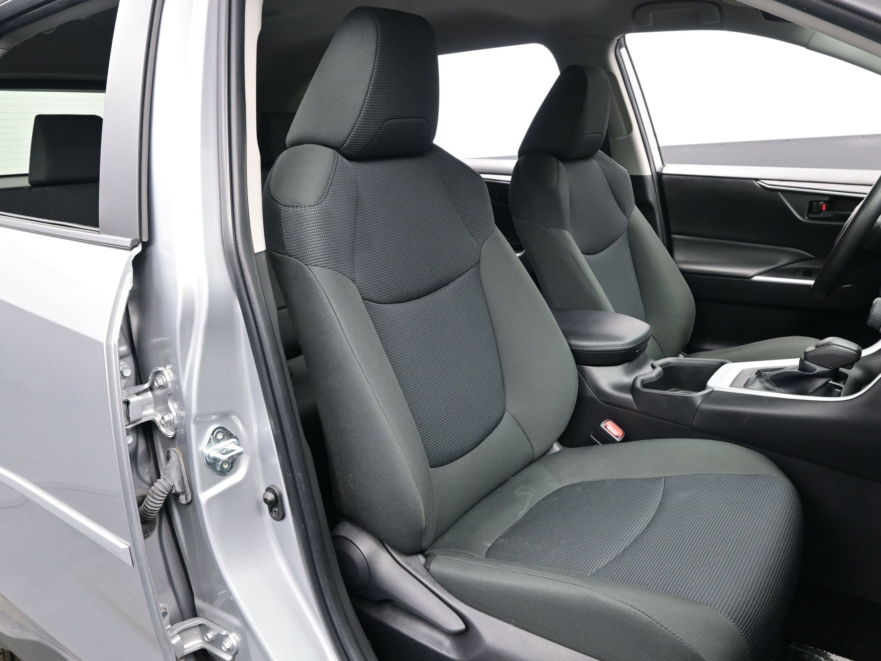 Used 2023 Toyota RAV4 LE image 13