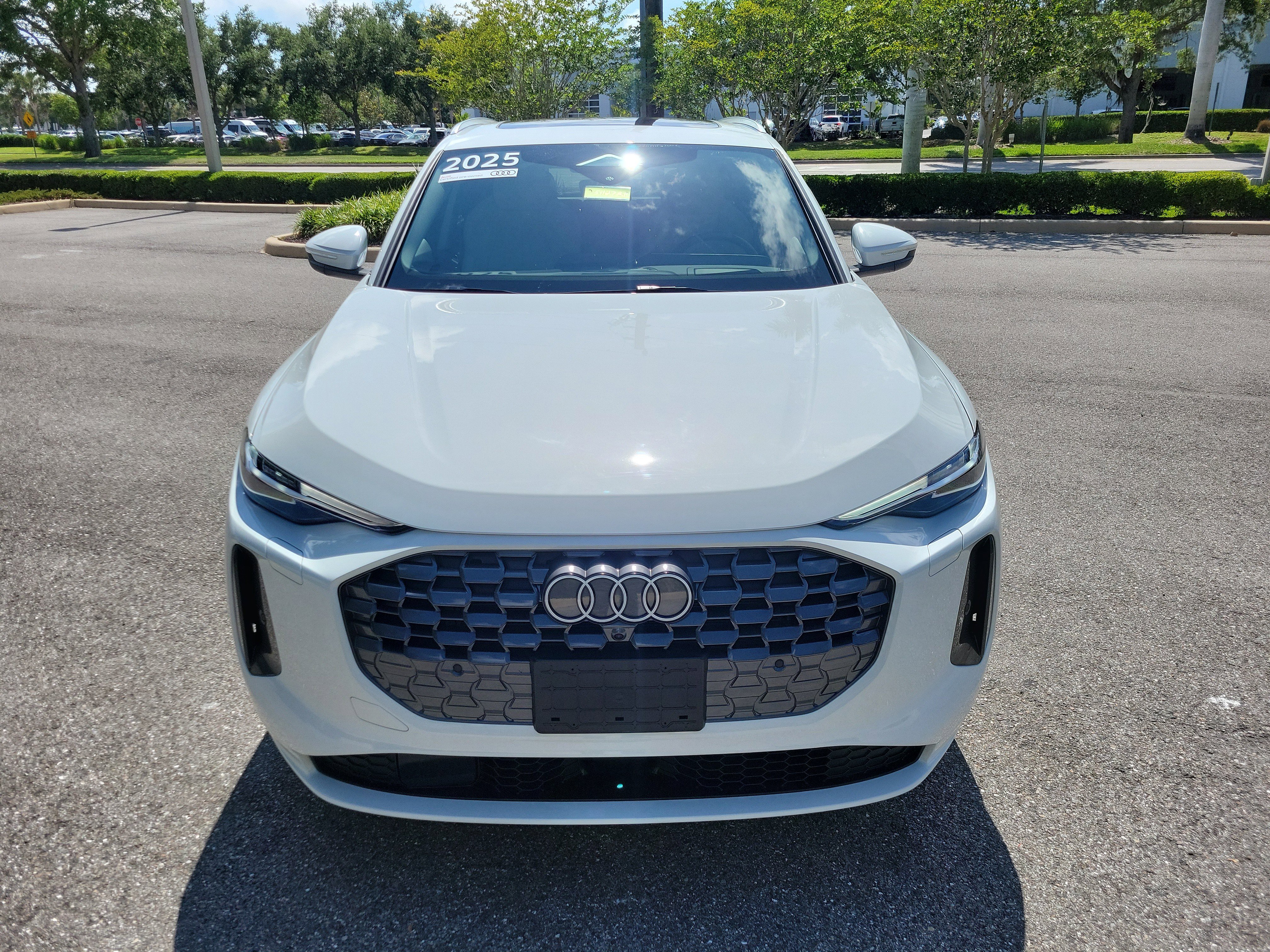 Certified 2025 Audi Q5 Prestige AWD/4WD image 2