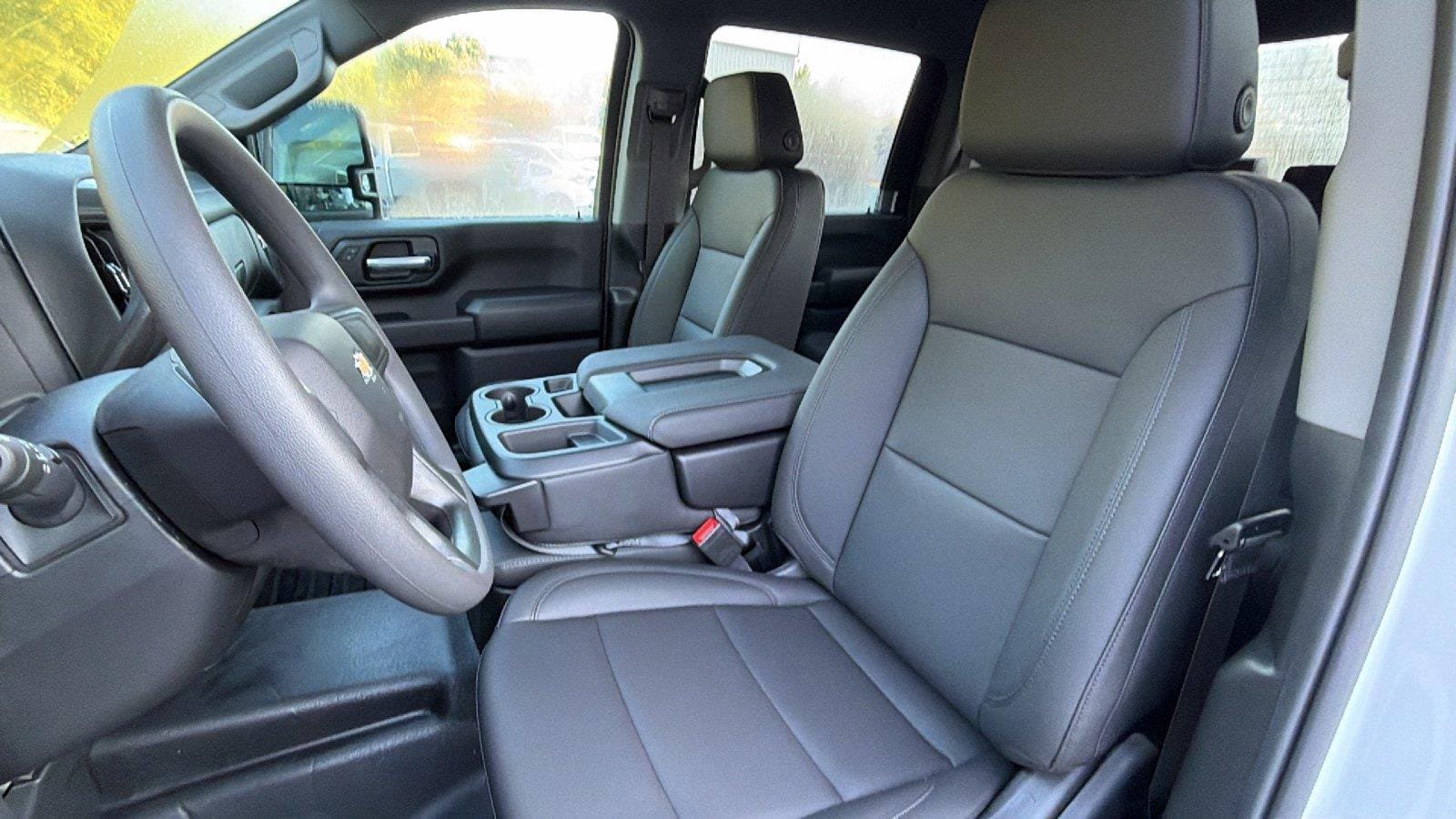 New 2026 Chevrolet Silverado 3500 W/T AWD/4WD image 4