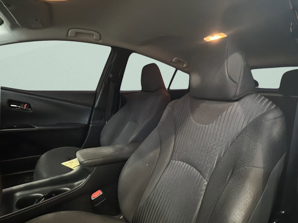 Used 2017 Toyota Prius Two w/ Carpet Mat Package image 12