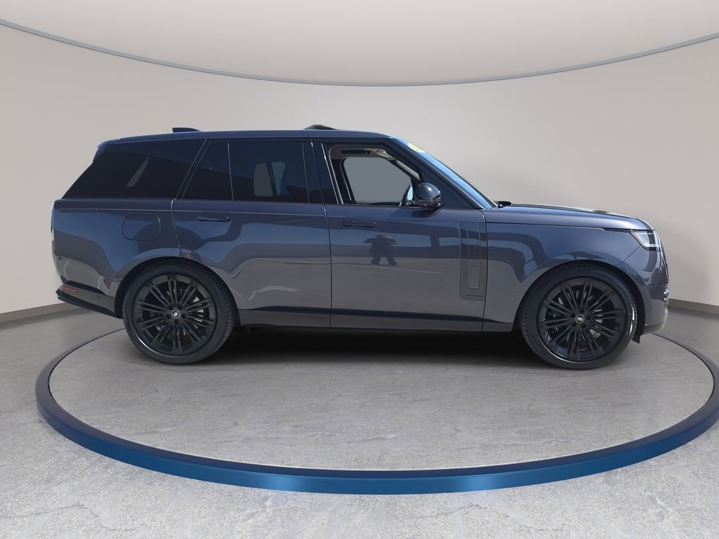 Used 2023 Land Rover Range Rover Autobiography image 4