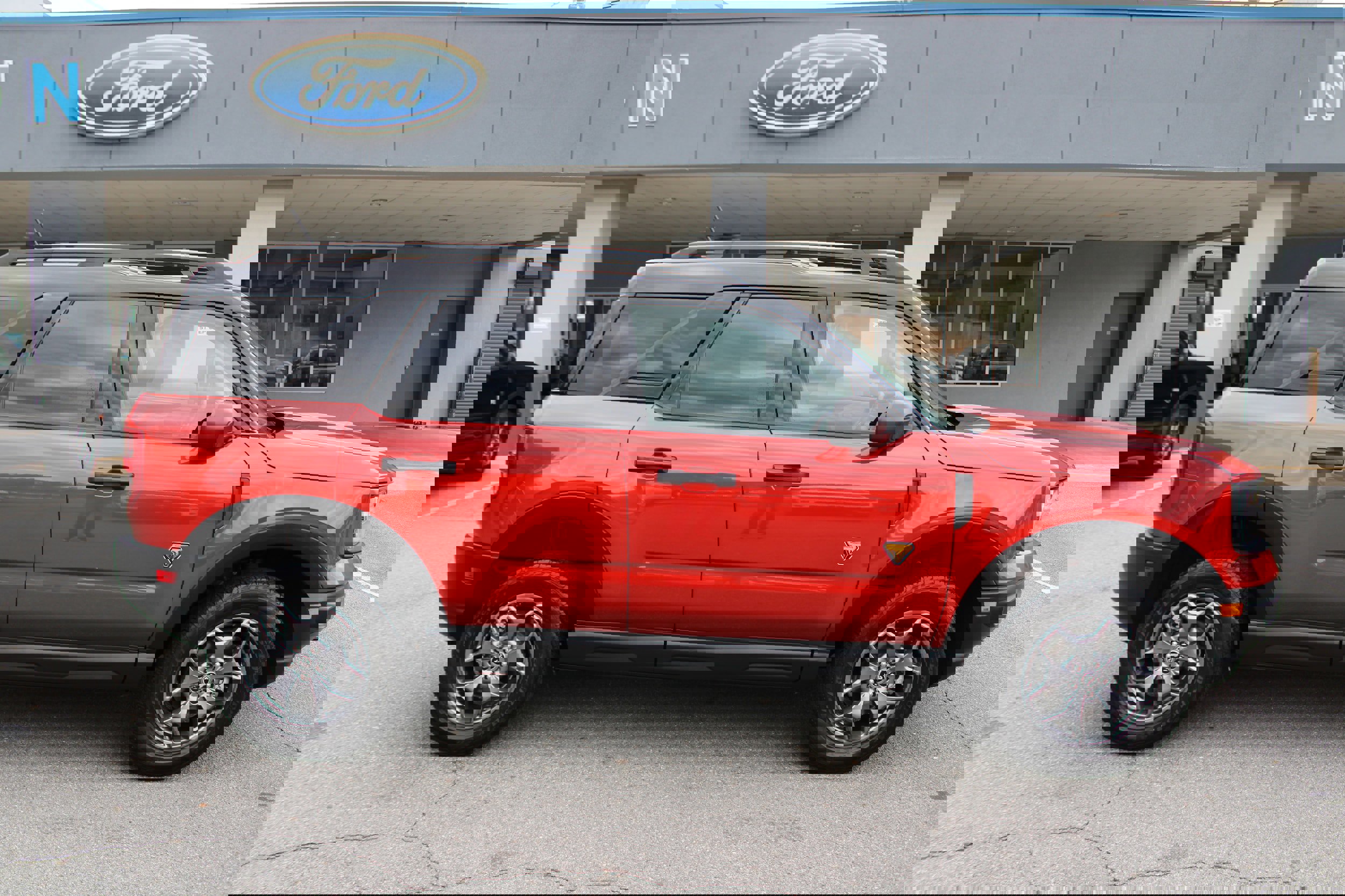 Used 2024 Ford Bronco Sport Badlands image 2