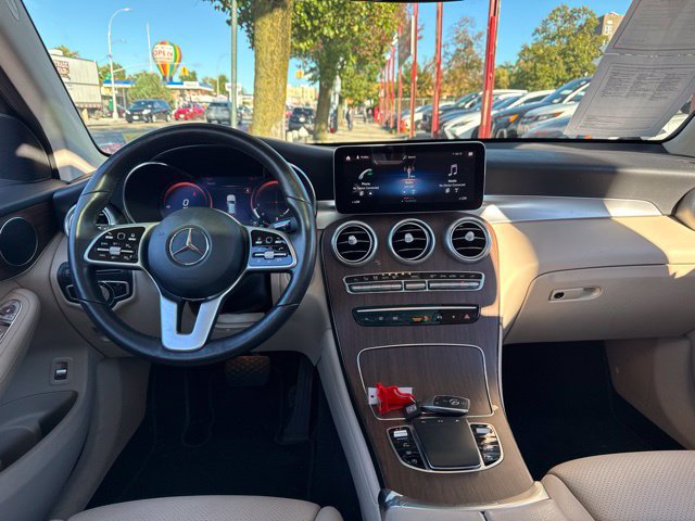 Used 2022 Mercedes-Benz GLC 300 4MATIC image 24