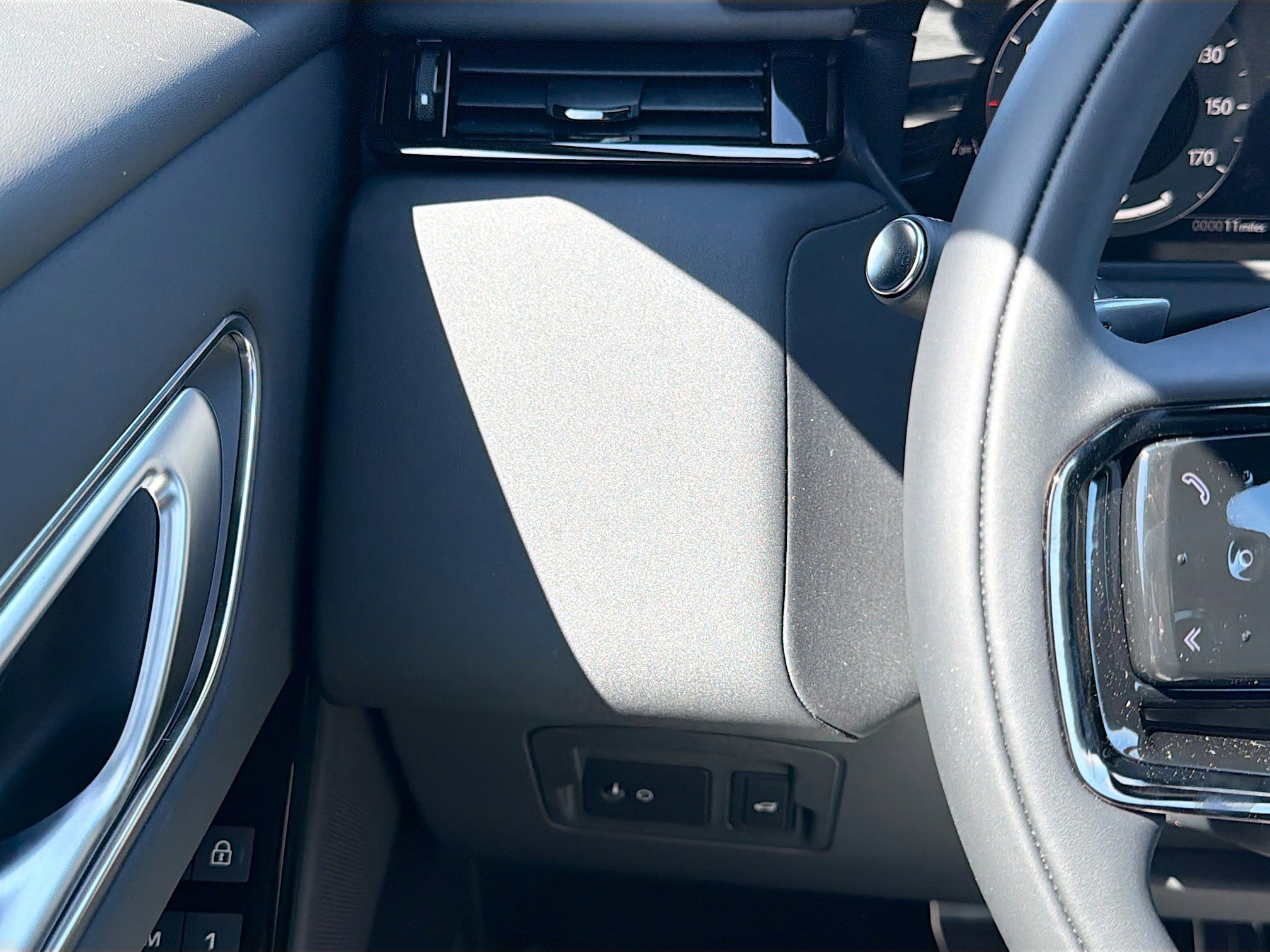 New 2026 Land Rover Range Rover Velar Dynamic SE image 34