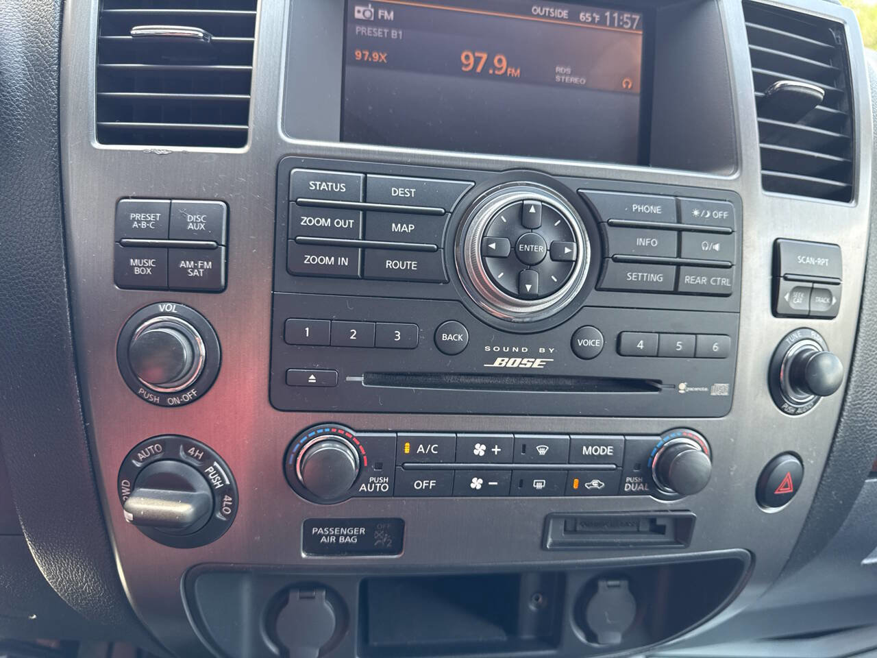 Used 2010 Nissan Armada Platinum image 36