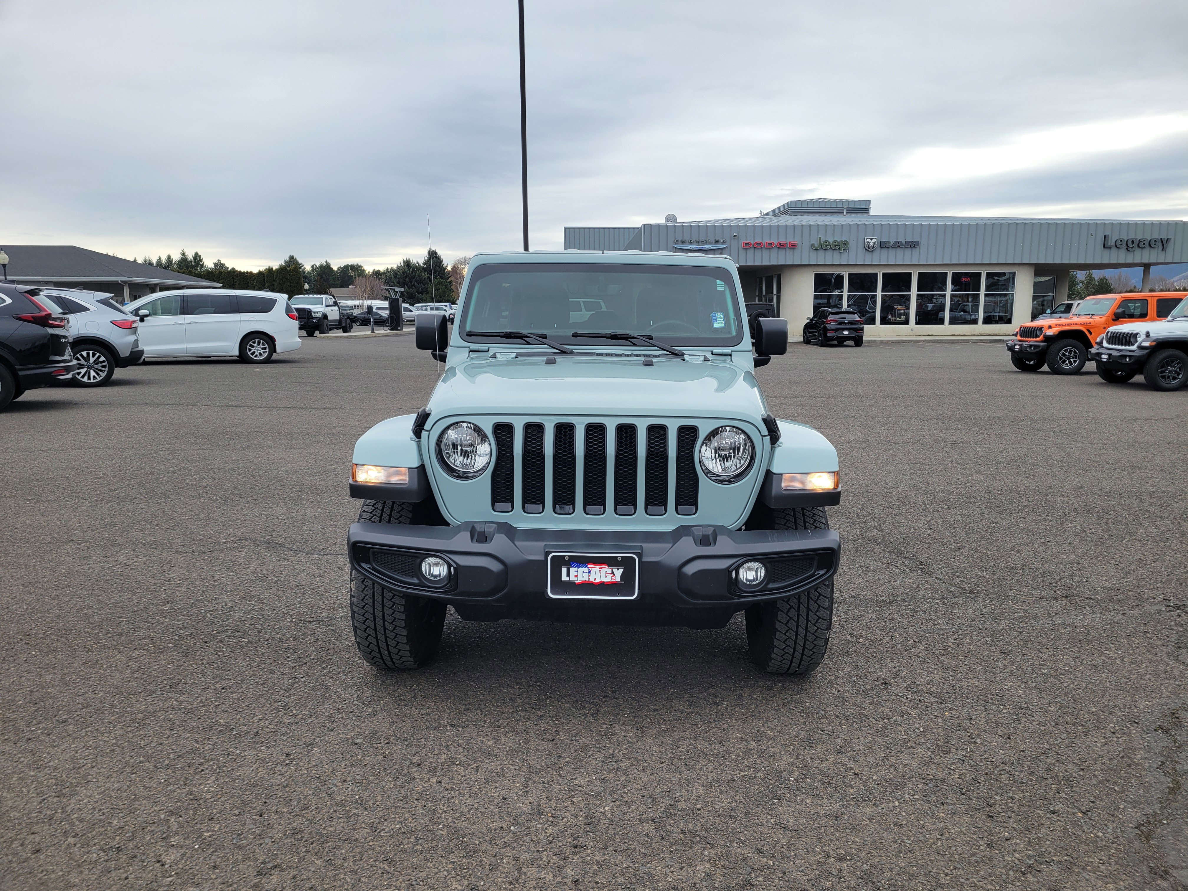 Used 2023 Jeep Wrangler Unlimited Sahara image 14