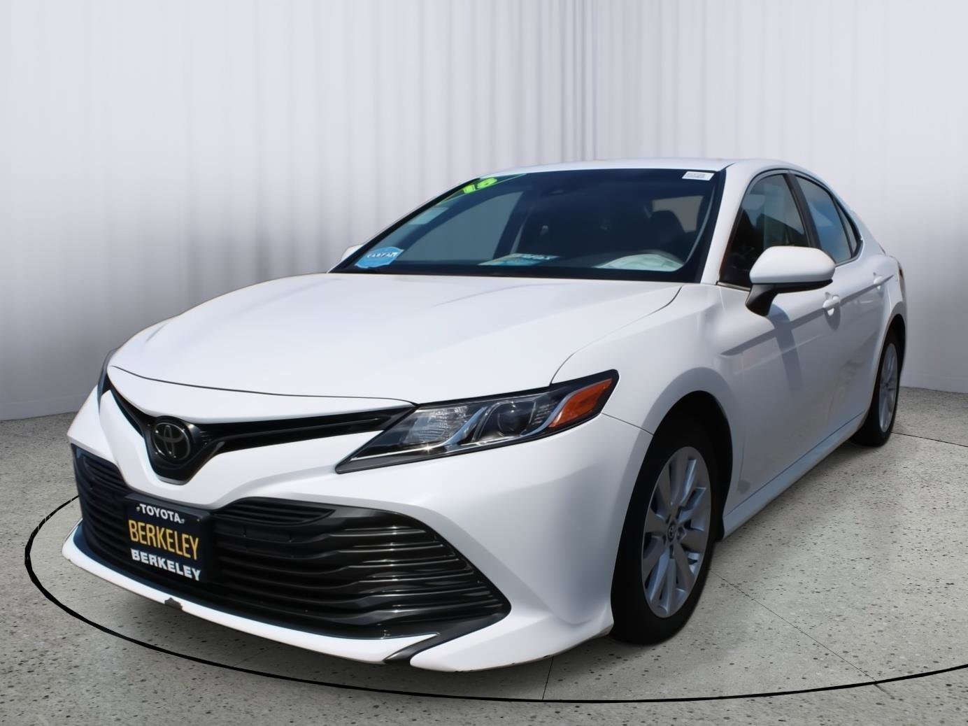 Used 2018 Toyota Camry LE FWD image 4