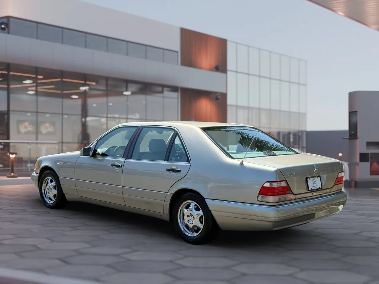 Used 1997 Mercedes-Benz S 420 image 4