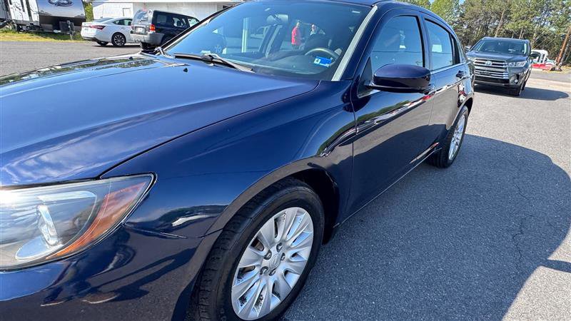 Used 2014 Chrysler 200 LX FWD image 8