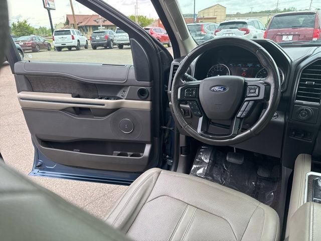 Used 2018 Ford Expedition Limited w/ Equipment Group 301A AWD/4WD image 21