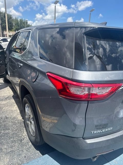 Used 2021 Chevrolet Traverse LS FWD image 8