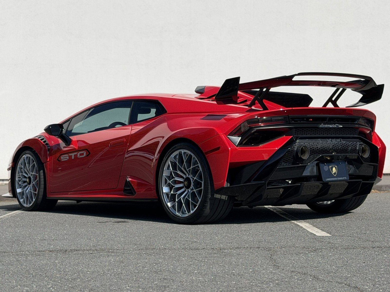Used 2024 Lamborghini Huracan STO RWD image 8