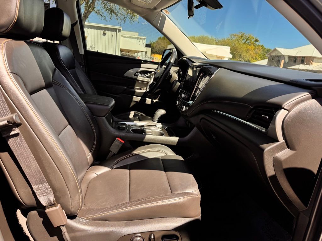 Used 2020 Chevrolet Traverse LT FWD image 29