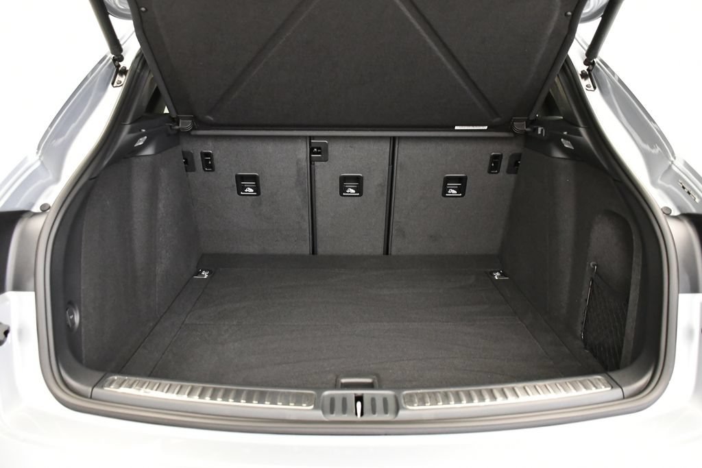 Certified 2026 Porsche Macan Turbo AWD/4WD image 58