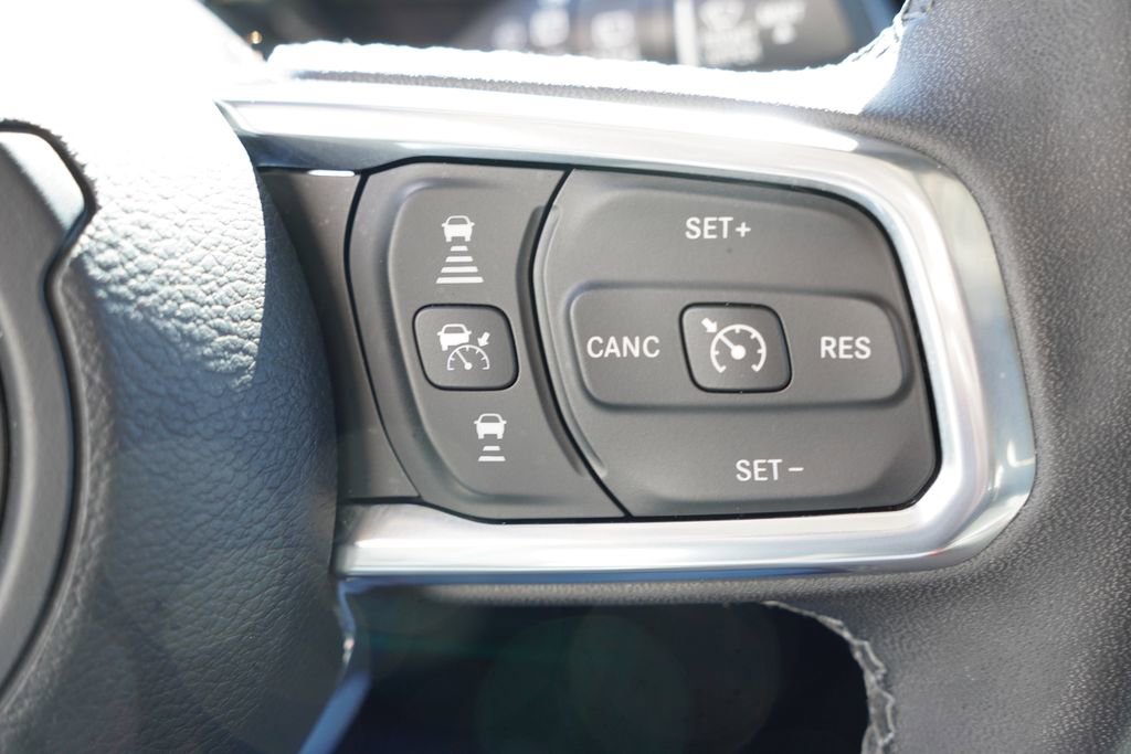 Certified 2025 Jeep Wrangler Unlimited Sahara w/ Safety Group image 28