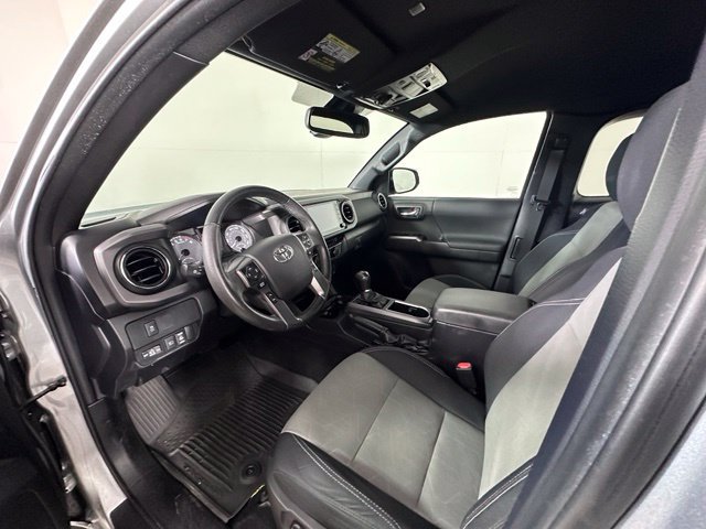 Used 2022 Toyota Tacoma TRD Off-Road w/ TRD Premium Off Road Package AWD/4WD image 12