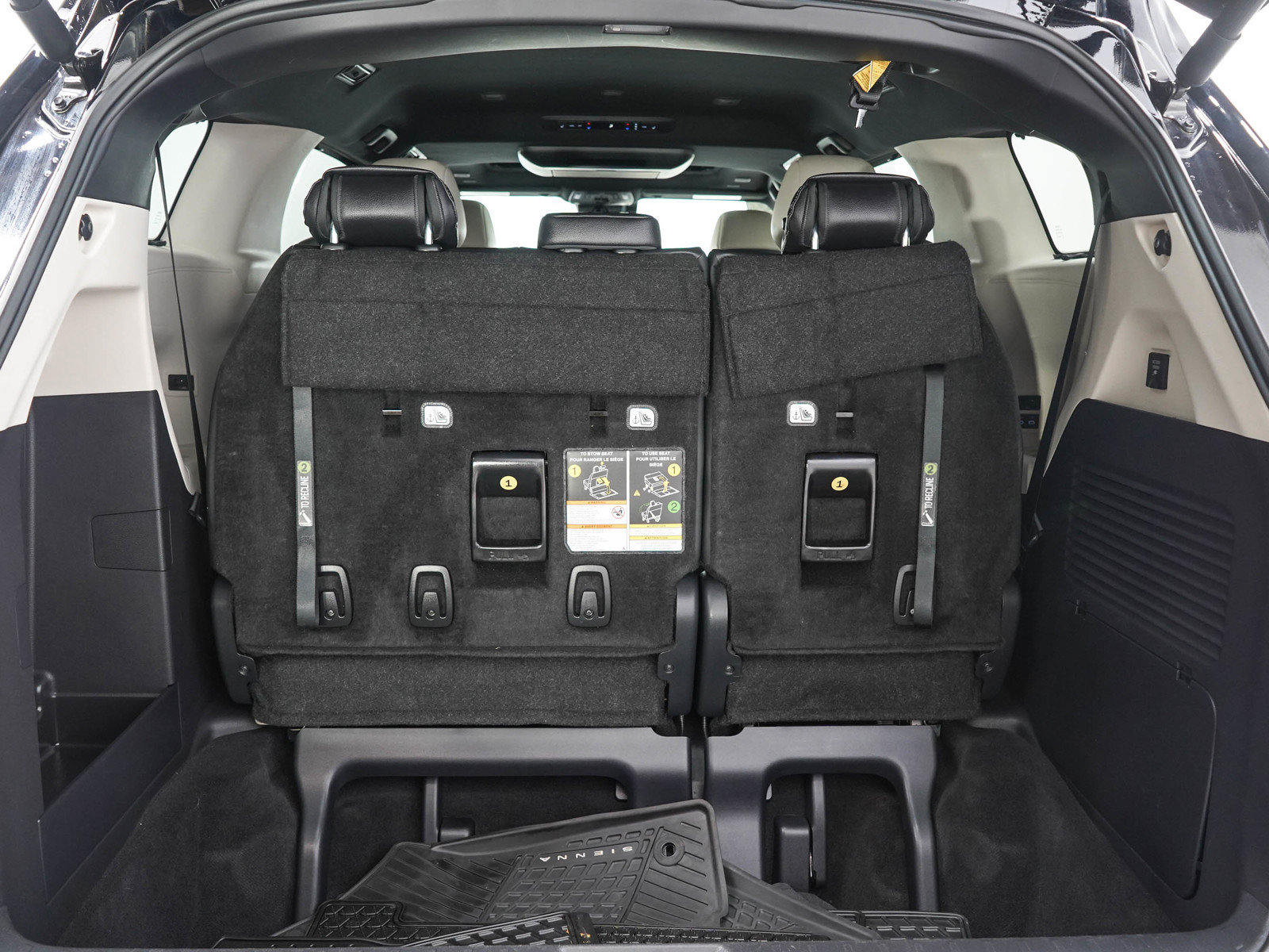 Used 2025 Toyota Sienna AWD image 9