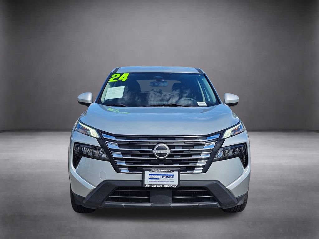 Used 2024 Nissan Rogue SV FWD image 3