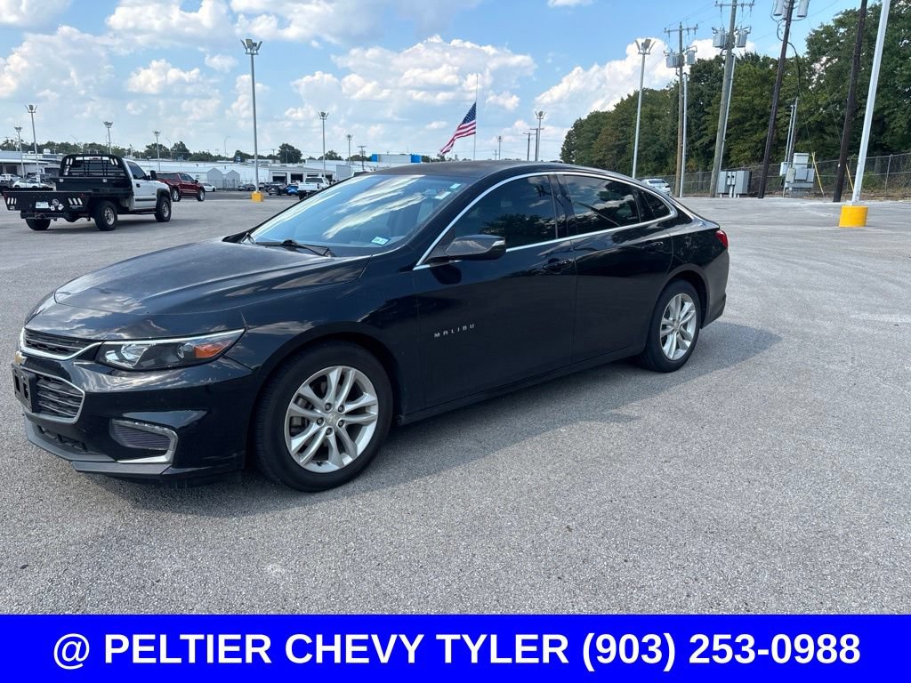 Used 2017 Chevrolet Malibu LT FWD image 3