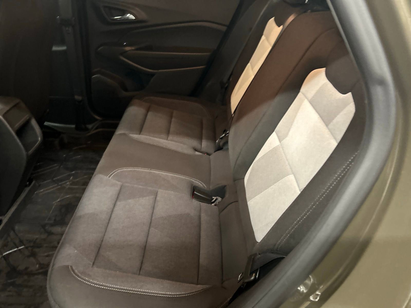 Used 2024 Chevrolet Trax LS w/ LS Convenience Package image 23