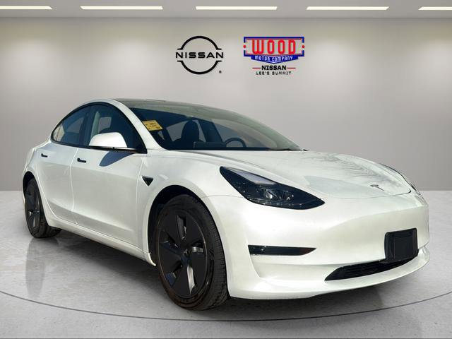 Used 2023 Tesla Model 3 Standard Range image 1