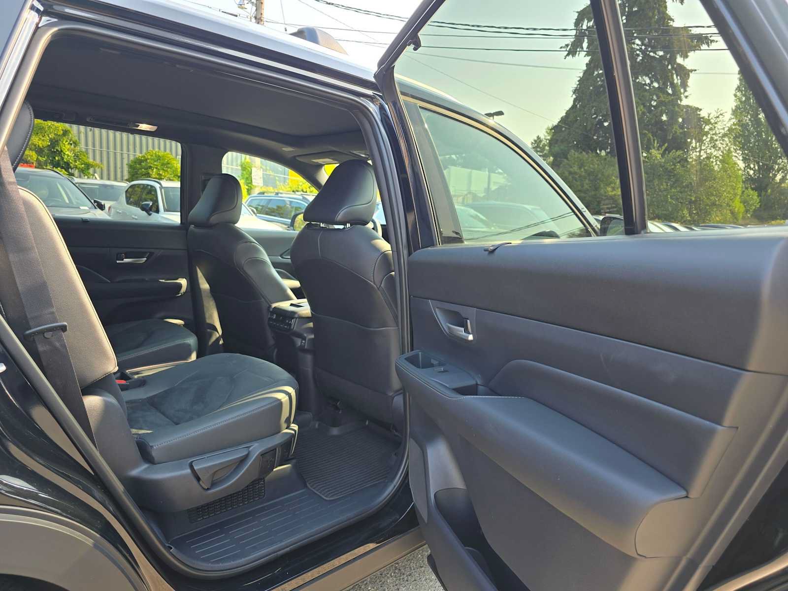 Used 2025 Toyota Grand Highlander AWD Hybrid image 13