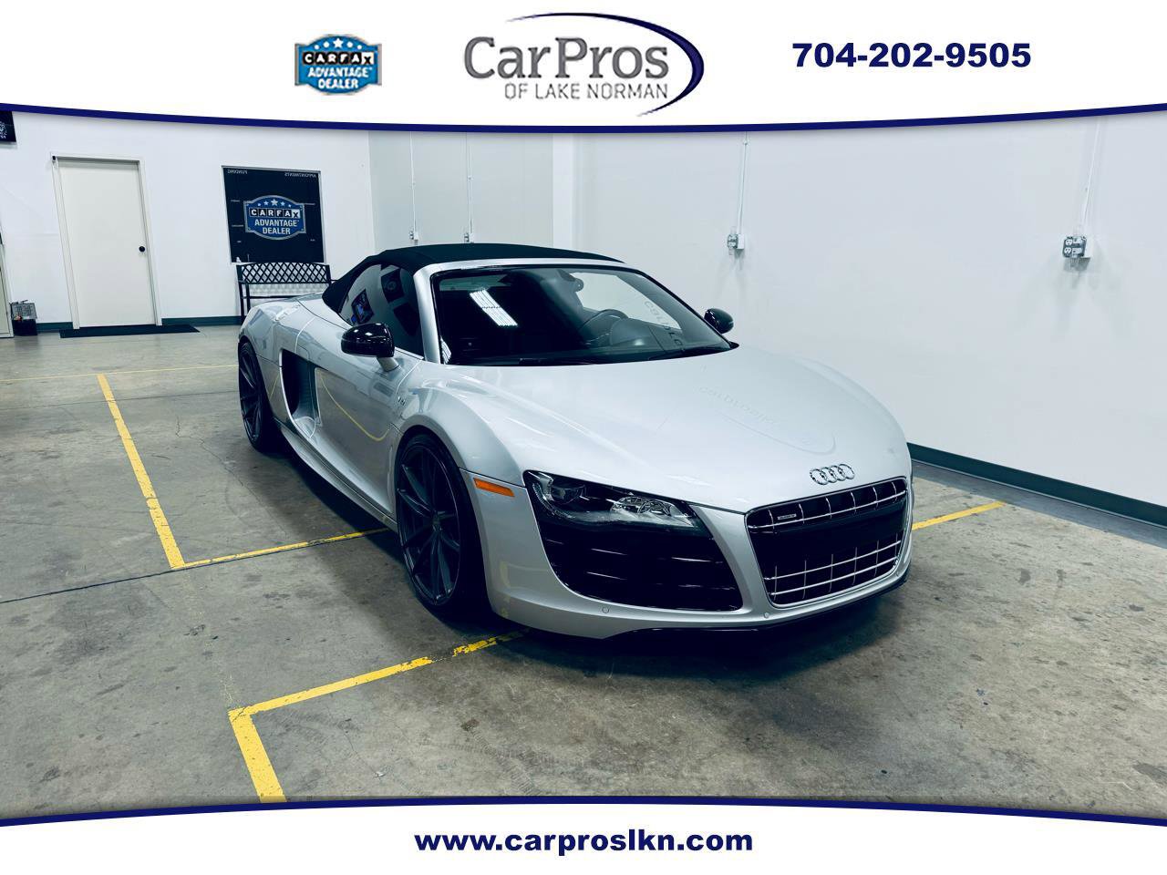 Used 2012 Audi R8 V10 w/ Enhanced Leather Pkg image 1