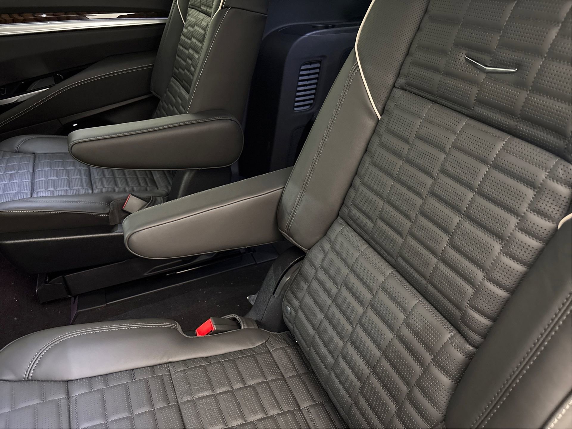 New 2025 Cadillac Escalade ESV Sport Platinum image 10