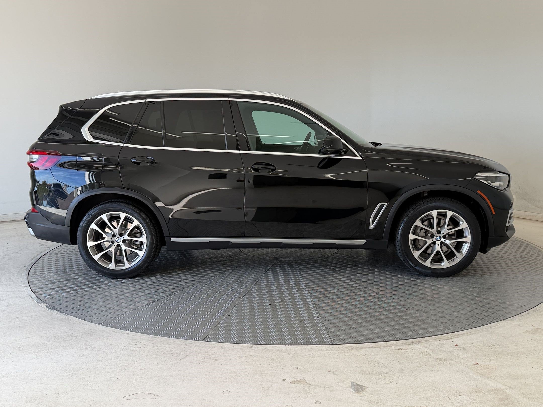 Used 2022 BMW X5 xDrive40i w/ Climate Comfort Package AWD/4WD image 8