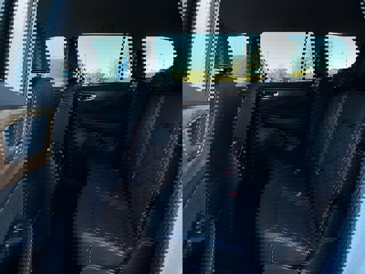 Used 2025 Volkswagen Atlas SE image 12