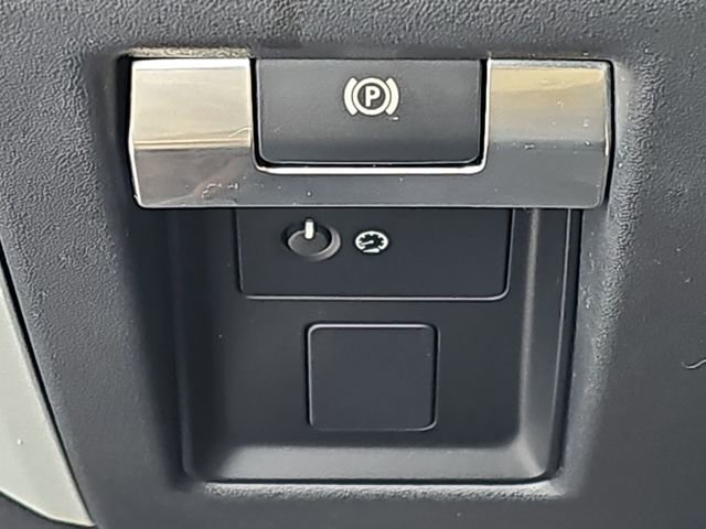 Used 2021 Land Rover Defender 110 X-Dynamic SE image 18