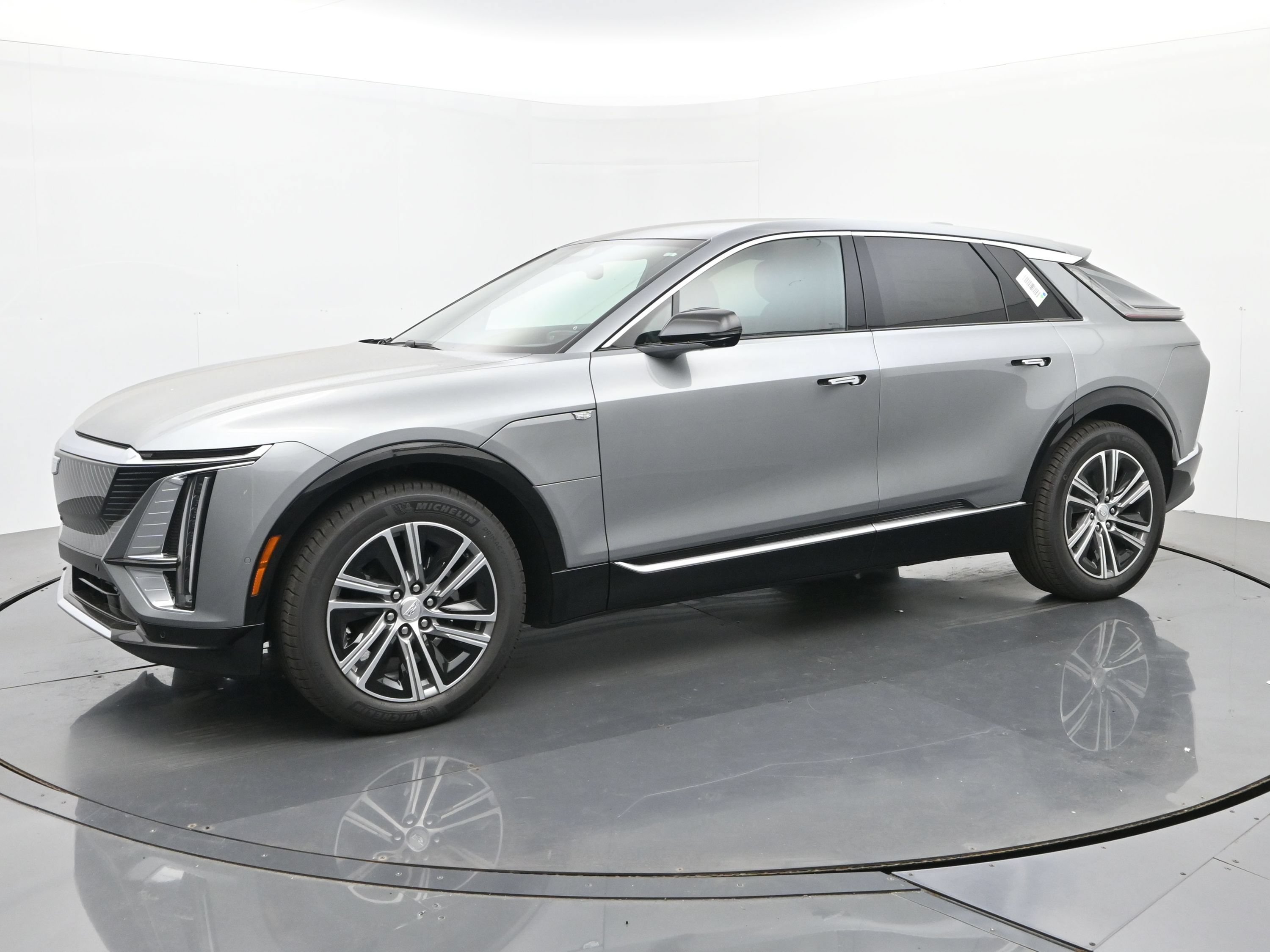 New 2026 Cadillac Lyriq Luxury w/ LPO, Floor Liner Package AWD/4WD image 1