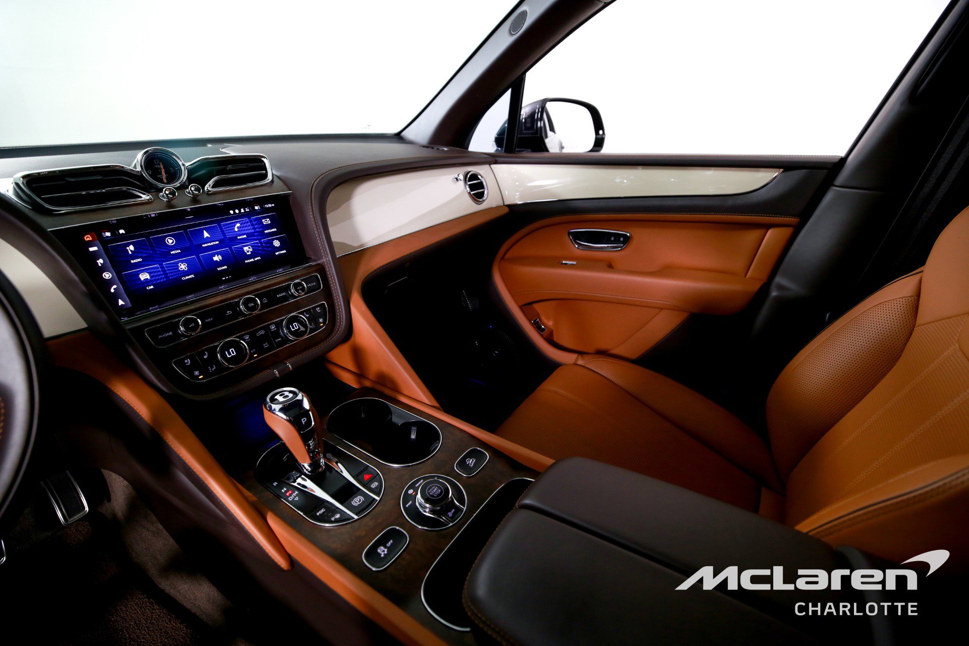 Used 2023 Bentley Bentayga Extended Wheelbase image 15