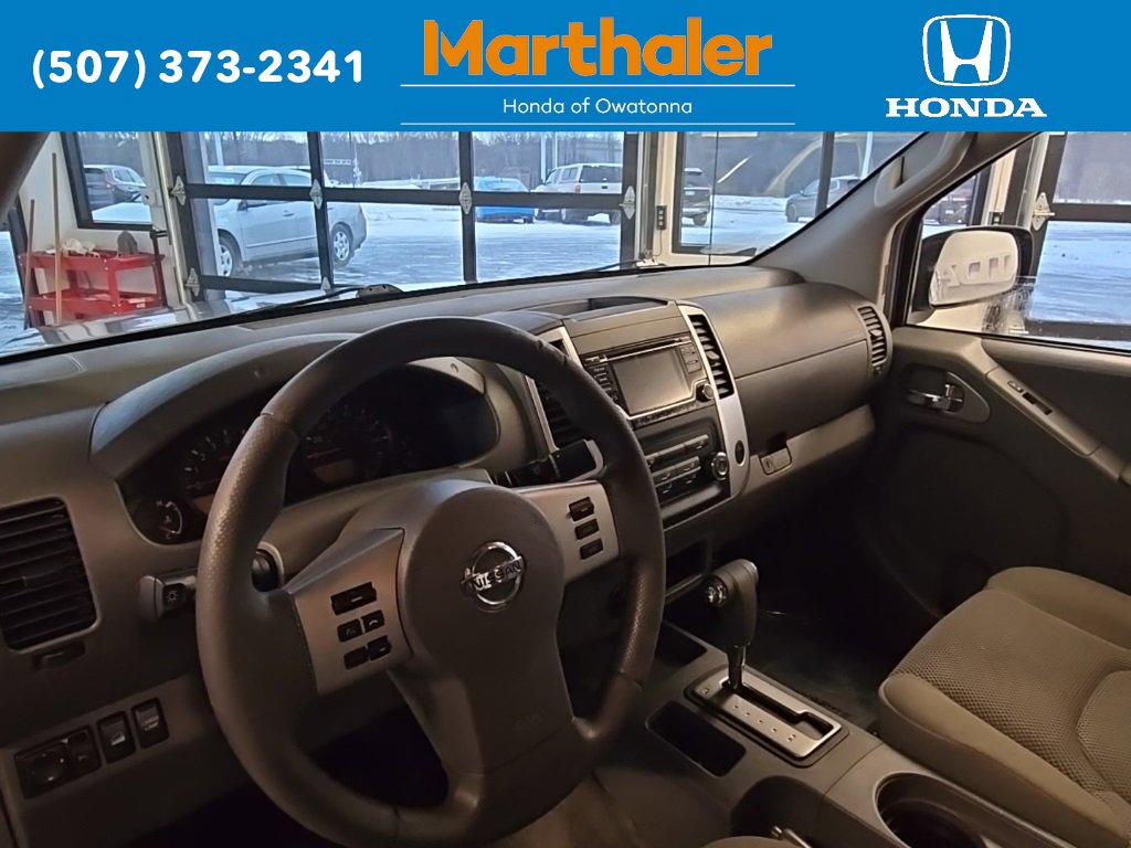 Used 2018 Nissan Frontier SV image 11
