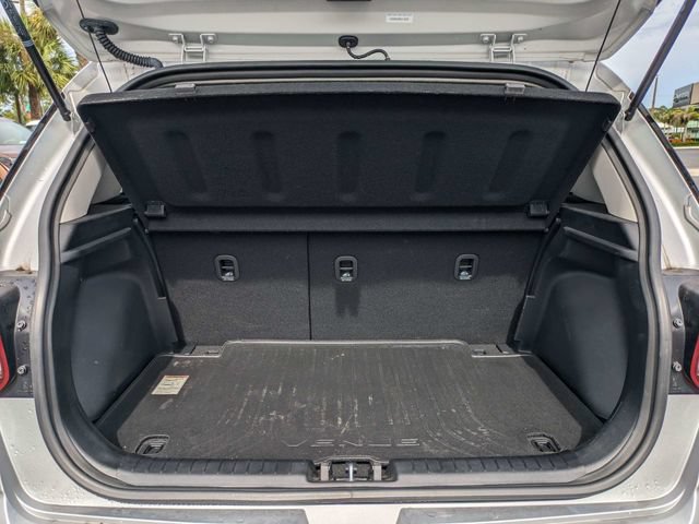 Used 2025 Hyundai Venue SE FWD image 13