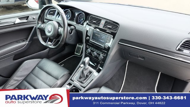Used 2017 Volkswagen Golf R 4-Door AWD/4WD image 18