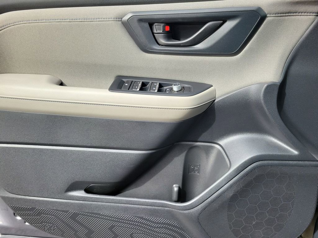 Used 2025 Subaru Forester Premium w/ Convenience Package #1 image 15