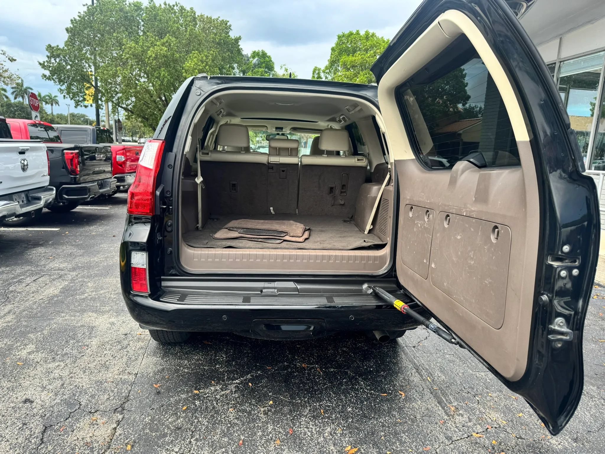 Used 2013 Lexus GX 460 w/ Comfort Plus Pkg AWD/4WD image 8