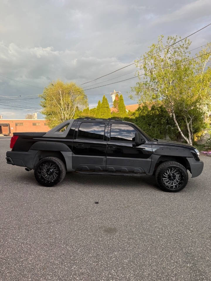 Used 2003 Chevrolet Avalanche 4x4 w/ The North Face Edition image 8