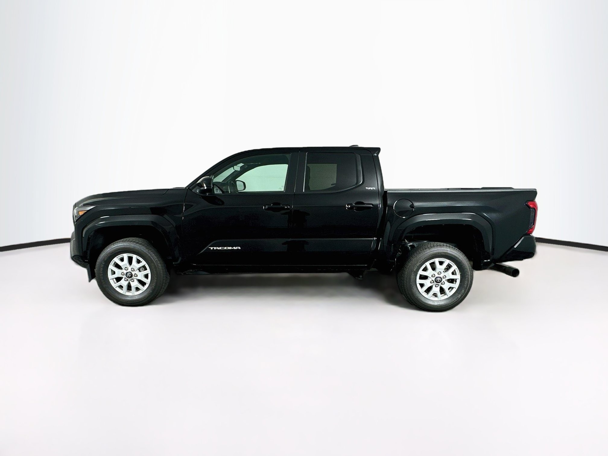 Used 2024 Toyota Tacoma SR5 RWD image 4