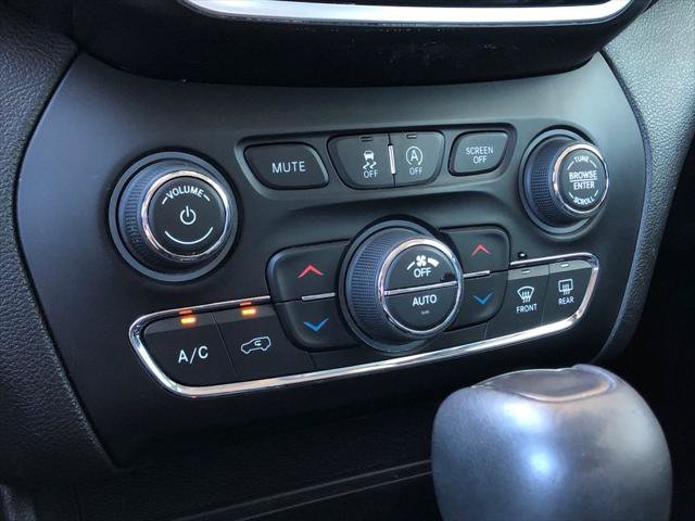 Certified 2019 Jeep Cherokee Limited AWD/4WD image 17
