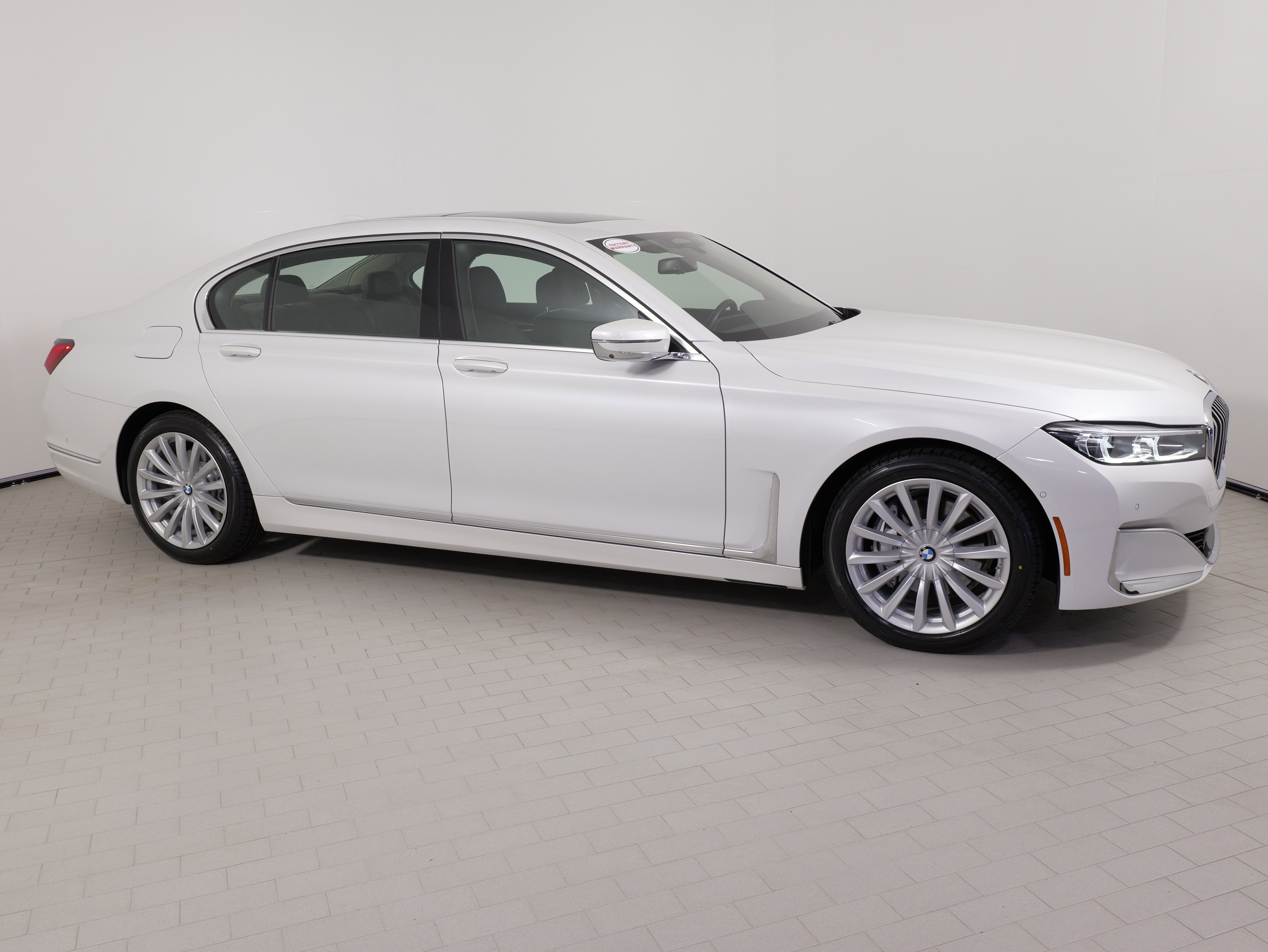 Used 2022 BMW 740i xDrive image 8