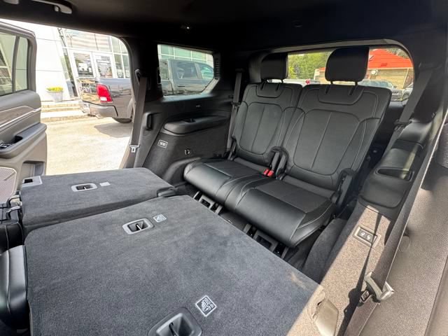 Used 2022 Jeep Grand Cherokee L Overland RWD image 25